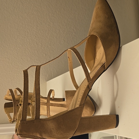 Adrienne Vittadini Tan Strappy Heels - Picture 3 of 3